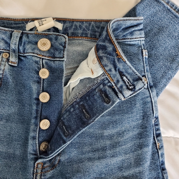 Forever 21 High Waisted Mom Jeans - Picture 4 of 5